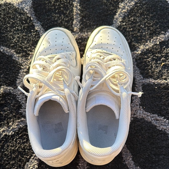 White Air Force 1’s *Authentic* - Picture 5 of 7